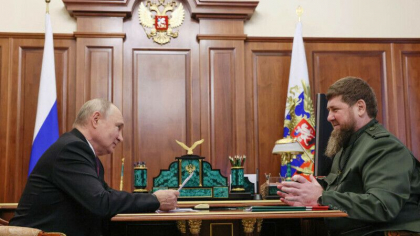 „In fiecare zi luam prizonieri si distrugem echipamente”. Ce a discutat Vladimir Putin cu Ramzan Kadirov, la Kremlin
