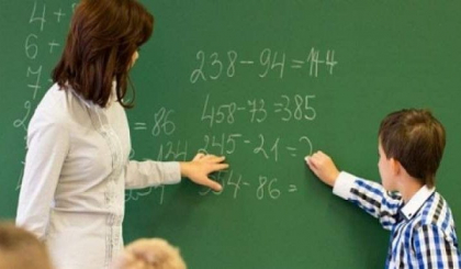 Care este salariul unui profesor incepator si cel al unui cu experienta. Ce spune ministrul Educatiei Care este salariul unui profesor incepator si cel al unui cu experienta. Ce spune ministrul Educatiei