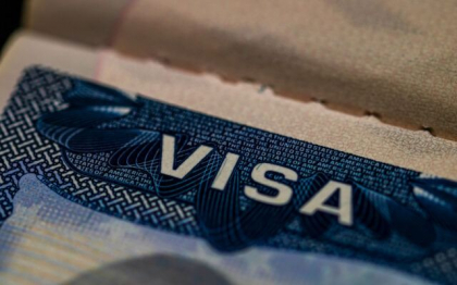 Ambasada SUA: Persoanele cu cetatenie romana carora li s-au eliberat anterior vize le pot reinnoi fara interviu. Programul se poate activa online
