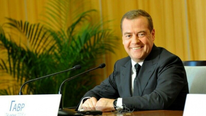 Dmitri Medvedev, cu ocazia aniversarii anexarii teritoriilor ucrainene, a spus ca „vor fi mai multe regiuni noi in Rusia” Dmitri Medvedev, cu ocazia aniversarii anexarii teritoriilor ucrainene, a spus ca „vor fi mai multe regiuni noi in Rusia”