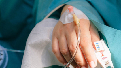 O adolescenta a cazut de la etajul doi al unei cladiri, la Ribnita. Fata si-ar fi pierdut echilibrul, spun prietenii. Cum se simte aceasta O adolescenta a cazut de la etajul doi al unei cladiri, la Ribnita. Fata si-ar fi pierdut echilibrul, spun prietenii. Cum se simte aceasta