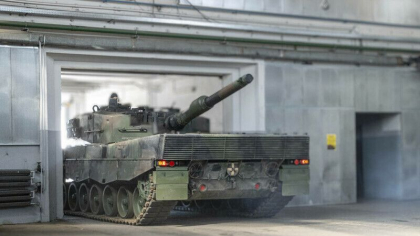 Ucraina se lupta cu Rusia cu tancuri second-hand. Ucrainenii au primit din Polonia tancuri Leopard reconditionate - FOTO
Ucraina se lupta cu Rusia cu tancuri second-hand. Ucrainenii au primit din Polonia tancuri Leopard reconditionate - FOTO