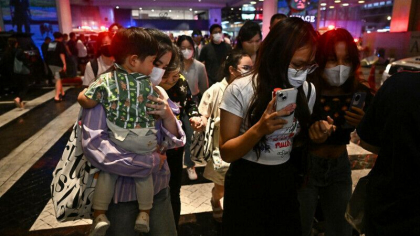 Atac terorist intr-un mall din capitala Thailandei. Trei oameni au murit dupa ce au fost impuscati, iar alti 4 sunt raniti - VIDEO Atac terorist intr-un mall din capitala Thailandei. Trei oameni au murit dupa ce au fost impuscati, iar alti 4 sunt raniti - VIDEO