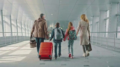 Eurodeputatii au adoptat o rezolutie care interzice taxele pentru bagajul de mana din avion Eurodeputatii au adoptat o rezolutie care interzice taxele pentru bagajul de mana din avion