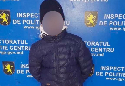 A vazut carabinierii si a schimbat directia. Un adolescent de 15 ani dat in cautare, a fost retinut. Ce fapta a comis baiatul - FOTO