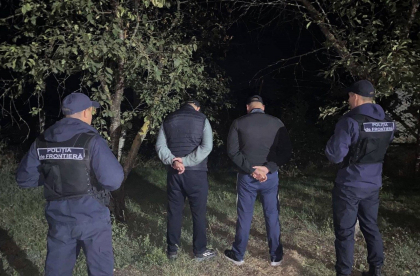 Ar fi cerut 6 mii de dolari de la doi ucraineni pentru a-i ajuta sa ajunga in Moldova. Doi moldoveni - cercetati penal - FOTO
