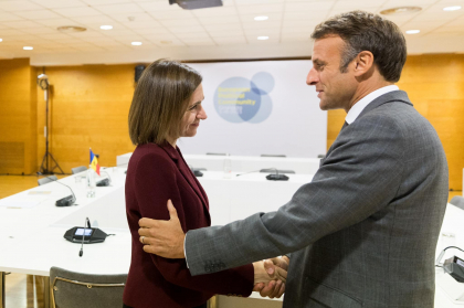 Sandu, la discutii cu Macron: „Am vorbit despre Ucraina, despre importanta Comunitatii Politice Europene, extinderea Uniunii Europene si procesul de aderare a Moldovei” Sandu, la discutii cu Macron: „Am vorbit despre Ucraina, despre importanta Comunitatii Politice Europene, extinderea Uniunii Europene si procesul de aderare a Moldovei”