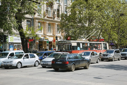 Cat vor achita soferii pentru benzina si motorina in acest weekend. Preturile la carburanti stabilite de ANRE 