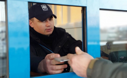 Un cetatean al Ecuadorului si-a cumparat permis de conducere cu 900 euro de la ucraineni si intentiona sa intre in Republica Moldova
