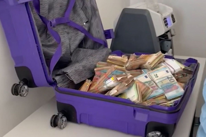 Moldoveanul care a incercat sa treaca frontiera cu 550 de mii de euro in valiza - plasat in arest preventiv pentru 20 de zile