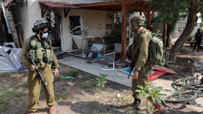 Baie de sange intr-un kibbutz din Israel. Peste 100 de cadavre au fost descoperite intr-o comunitate de langa Gaza, dupa asaltul Hamas Baie de sange intr-un kibbutz din Israel. Peste 100 de cadavre au fost descoperite intr-o comunitate de langa Gaza, dupa asaltul Hamas
