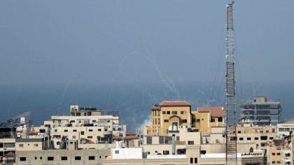 Hamas anunta ca a tras rachete in directia Tel Aviv dupa ce raidurile israeliene au lovit tabere de refugiati