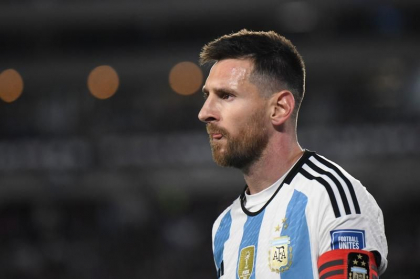  Lionel Messi, scuipat pe teren - Reactia argentinianului si explicatiile adversarului - VIDEO