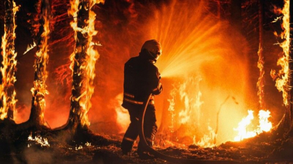 Un pompier voluntar a murit intr-o interventie pentru stingerea unui incendiu de vegetatie in Australia
Un pompier voluntar a murit intr-o interventie pentru stingerea unui incendiu de vegetatie in Australia