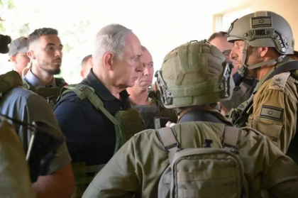 Armata israeliana se pregateste pentru urmatoarele etape ale razboiului: „lovituri aeriene, maritime si terestre”