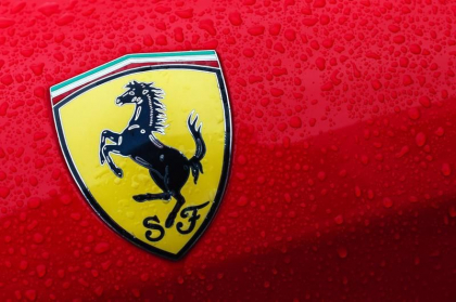Ferrari accepta plata cu criptomonede, dupa ce clientii bogati au cerut aceasta metoda