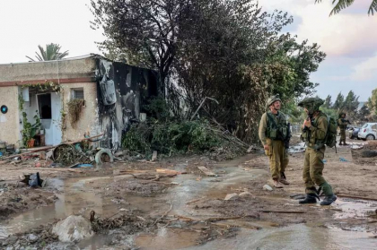 „Spune-mi ca esti in viata”. Ultimele mesaje disperate pe care doi iubiti si le-au trimis inainte de masacrul comis de gruparea Hamas in sudul Israelului „Spune-mi ca esti in viata”. Ultimele mesaje disperate pe care doi iubiti si le-au trimis inainte de masacrul comis de gruparea Hamas in sudul Israelului