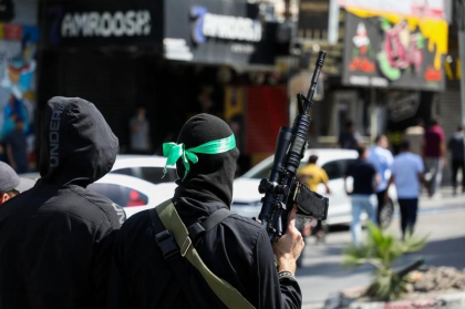 Hamas ar fi dispusa sa elibereze toti ostaticii civili intr-o ora daca inceteaza bombardamentele din Gaza Hamas ar fi dispusa sa elibereze toti ostaticii civili intr-o ora daca inceteaza bombardamentele din Gaza