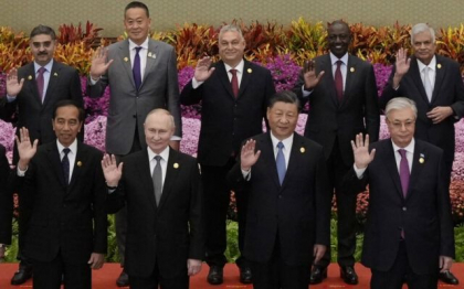 Xi Jinping si Vladimir Putin au sosit impreuna la summitul Belt and Road de la Beijing
Xi Jinping si Vladimir Putin au sosit impreuna la summitul Belt and Road de la Beijing