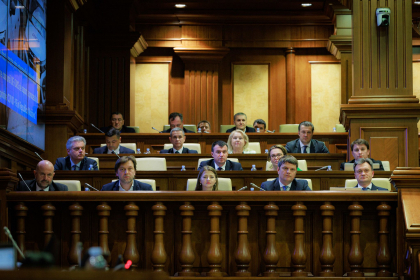 Guvernul Recean ramane la putere. Motiunea de cenzura inaintata de Blocul Comunistilor si Socialistilor, respinsa de Parlament Guvernul Recean ramane la putere. Motiunea de cenzura inaintata de Blocul Comunistilor si Socialistilor, respinsa de Parlament