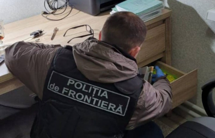 Perchezitii la domiciliul unui barbat din Comrat: este banuit ca a ajutat doi ucraineni sa intre ilegal in tara noastra. Cat au platit acestia - FOTO