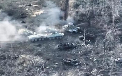 „Macel” printre blindate: Tancurile rusesti sar in aer unul dupa altul in ofensiva ruseasca de la Avdiivka - VIDEO

