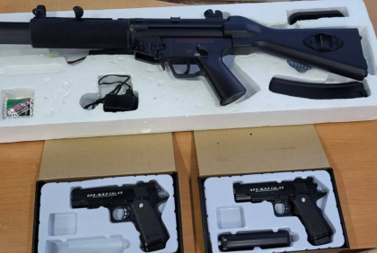 Doua pistoale si o arma, depistate la un moldovean, la vama Costesti. Unde le-a ascuns acesta - FOTO