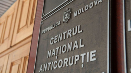 O persoana, invinuita de escrocherie si spalare de bani in dosarul „Fraudei Bancare”, retinuta de CNA: ar fi obtinut un credit de peste 1,3 milioane de lei