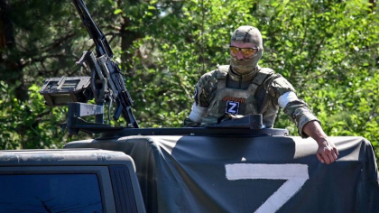 Rusia isi recruteaza din nou soldatii din puscarii. Anul trecut, Prigojin a facut turul inchisorilor