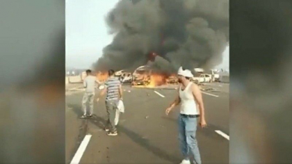 Accident infiorator in Egipt. Cel putin 32 de morti dupa ce mai multe masini s-au lovit in lant pe o autostrada - VIDEO