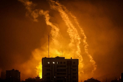 LIVE ​Razboi in Israel: Fasia Gaza, bombardata de „o suta de avioane”. Trupe si tancuri israeliene sunt inca in enclava izolata de lume. Reteaua de tuneluri a teroristilor, lovita de Fortele Aeriene. Hamas spune ca va raspunde cu „toata forta”