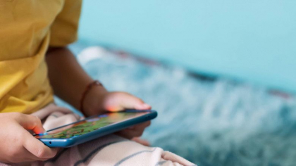 „Ce cauta reclama asta nenorocita in jocul meu?”. Imagini violente cu mesaje pro-Israel au ajuns in jocurile de pe telefon