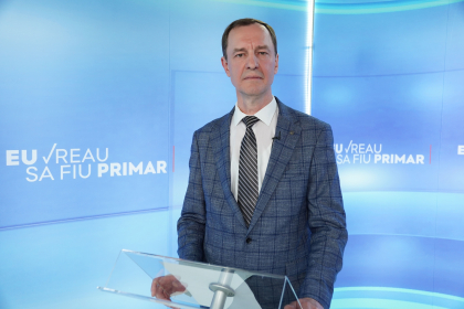 Candidatul Partidului NOI la functia de primar al capitalei, Andrei Munteanu a prezentat la CEC o declaratie de avere goala, desi are o multime de activitati didactice, inclusiv in afara tarii. Cum explica acest lucru 