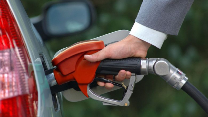Benzina ramane la acelasi pret, iar motorina se ieftineste. Noile preturi stabilite de ANRE pentru carburanti - FOTO Benzina ramane la acelasi pret, iar motorina se ieftineste. Noile preturi stabilite de ANRE pentru carburanti - FOTO