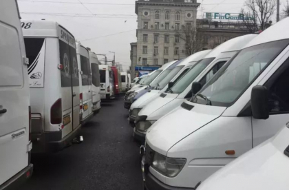 Soferii vor iesi la protest in PMAN: „Suntem impotriva intentiei MIDR de a promova reglementari contrare celor europene in domeniul transporturilor rutiere” /DOC Soferii vor iesi la protest in PMAN: „Suntem impotriva intentiei MIDR de a promova reglementari contrare celor europene in domeniul transporturilor rutiere” /DOC