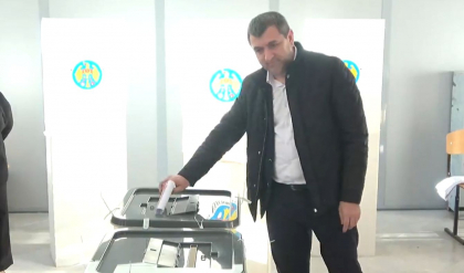„Am votat pentru un oras mai confortabil.” Candidatul PAS la functia de primar General al municipiului Chisinau, Lilian Carp, si-a exercitat dreptul la vot - VIDEO „Am votat pentru un oras mai confortabil.” Candidatul PAS la functia de primar General al municipiului Chisinau, Lilian Carp, si-a exercitat dreptul la vot - VIDEO