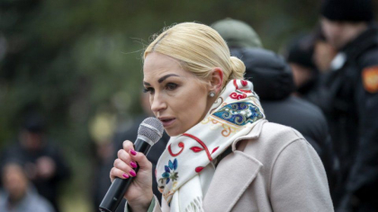 Marina Tauber protesteaza alaturi de alegatorii din Balti, dupa decizia CEC de a o scoate pe Arina Corsicova din cursa electorala. „Jos dictatura” - VIDEO Marina Tauber protesteaza alaturi de alegatorii din Balti, dupa decizia CEC de a o scoate pe Arina Corsicova din cursa electorala. „Jos dictatura” - VIDEO