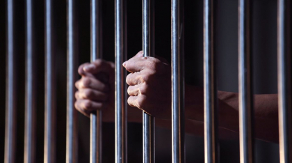 Va petrece ani grei in inchisoare. Un barbat, condamnat, dupa ce a violat un copil de 6 ani. Ce spun procurorii Va petrece ani grei in inchisoare. Un barbat, condamnat, dupa ce a violat un copil de 6 ani. Ce spun procurorii