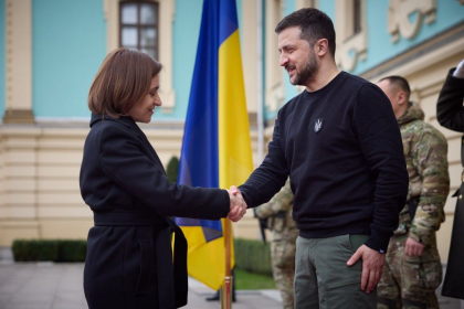 Maia Sandu a discutat la telefon cu Volodimir Zelenski, dupa semnalul pozitiv de la Comisia Europeana: „Tarile noastre sarbatoresc o piatra de hotar importanta” Maia Sandu a discutat la telefon cu Volodimir Zelenski, dupa semnalul pozitiv de la Comisia Europeana: „Tarile noastre sarbatoresc o piatra de hotar importanta”