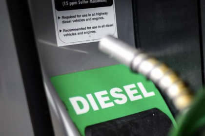 Motorina - mai ieftina cu 18 bani. Cat vor achita soferii pentru carburanti in acest weekend - FOTO