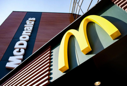 Seful McDonald's din Marea Britanie, chemat in Parlament, dupa un val de acuzatii de agresiune sexuala si hartuire