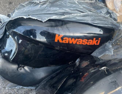 A incercat sa treaca frontiera cu o motocicleta dezasamblata si o statie utilizata in geodezie, fara a le declara. Un moldovean - oprit la vama Leuseni pentru verificari - FOTO