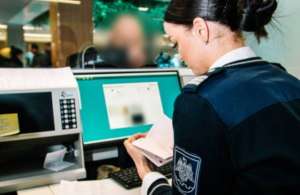 Un moldovean, depistat la frontiera cu viza israeliana falsa, aplicata in pasaport Un moldovean, depistat la frontiera cu viza israeliana falsa, aplicata in pasaport