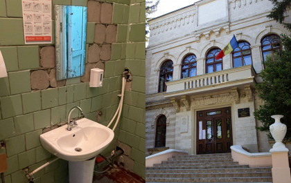Imagini dezolante in WC-urile Academiei de Muzica din capitala. Un pianist se revolta: „Niste realitati de care toti fugim” - FOTO