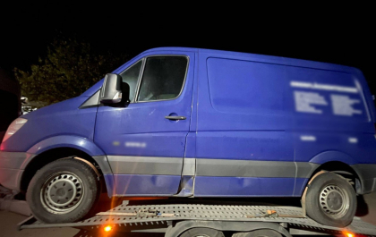 A crezut ca va putea trece. Un microbuz cu acte false, depistat la vama Leuseni. Ce spune soferul A crezut ca va putea trece. Un microbuz cu acte false, depistat la vama Leuseni. Ce spune soferul