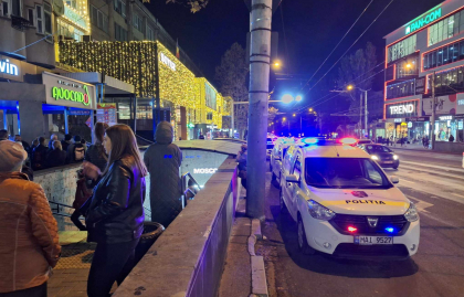 Alerta falsa cu bomba la un centru comercial din sectorul Riscani al capitalei. Politia cauta persoana vinovata Alerta falsa cu bomba la un centru comercial din sectorul Riscani al capitalei. Politia cauta persoana vinovata