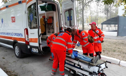 O femeie a fost salvata de medicii de asistenta urgenta, dupa ce si-a pierdut cunostinta la locul de munca O femeie a fost salvata de medicii de asistenta urgenta, dupa ce si-a pierdut cunostinta la locul de munca