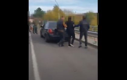 Arestat, dupa ce „a invitat la nunta” 10 turci. Cati bani cerea vinovatul pentru transportarea ilegala a persoanelor in UE - VIDEO Arestat, dupa ce „a invitat la nunta” 10 turci. Cati bani cerea vinovatul pentru transportarea ilegala a persoanelor in UE - VIDEO