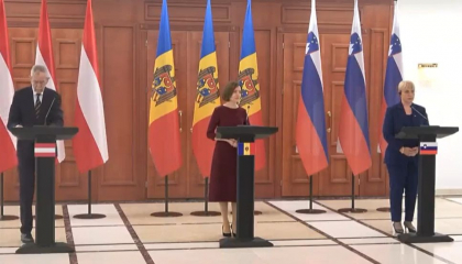 „Locul Moldovei se afla in Uniunea Europeana”. Declaratiile presedintilor Sloveniei si Austriei, dupa vizita la Chisinau - VIDEO „Locul Moldovei se afla in Uniunea Europeana”. Declaratiile presedintilor Sloveniei si Austriei, dupa vizita la Chisinau - VIDEO