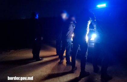 Sase ucraineni, prinsi in timp ce traversau ilegal frontiera cu Moldova: au solicitat azil pe teritoriul tarii noastre 